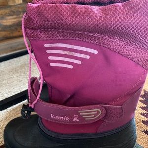 Kamik pink snowboots size 3